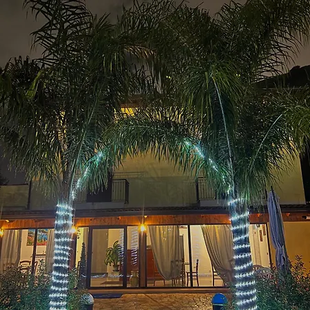 بيت ضيافة Delle Rose 3*